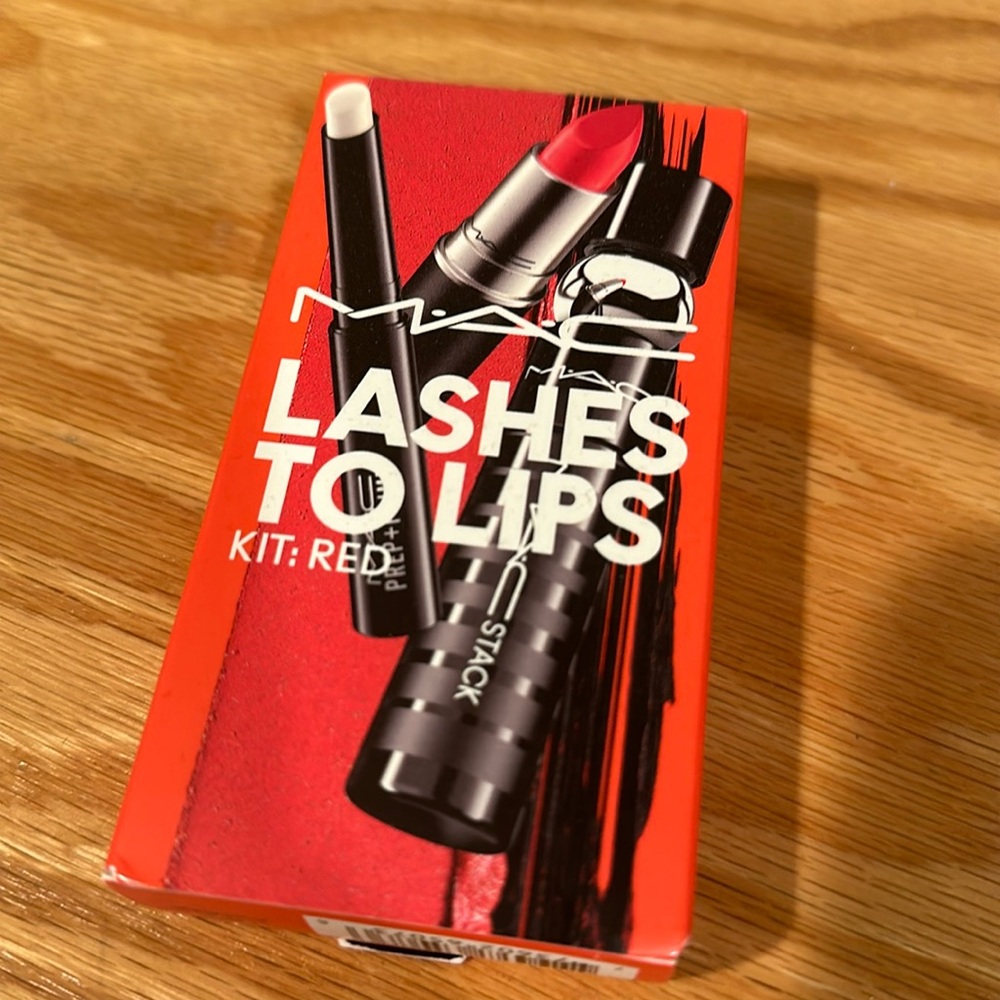 MAC Lashes to Lip (red)